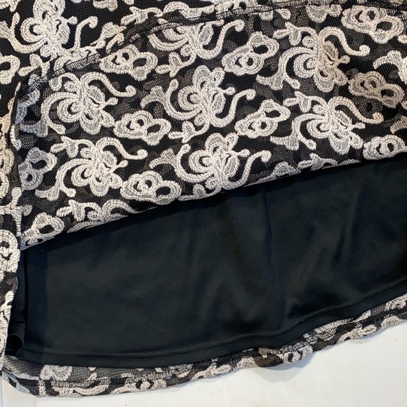 NWT J.O.A Mesh Embroidered Mini Dress Black/Ivory S - Picture 4 of 6